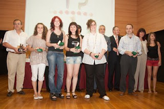 Foto de familia de los premiados del Instituto Huarte de san Juan