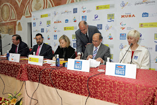 Momento de la firma del apadrinamiento de la judoka malagueña Carmen Herrera