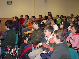 Aspecto general de la sala llena de público infantil