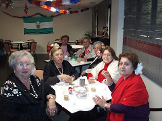 Un grupo de afiliadas de merienda el 28-F en Algeciras