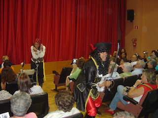 Entre obra y obra los piratas atraparon algún niño del público