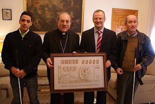 El Delegado Territorial de Andalucía, Patricio Cárceles, junto al arzobispo de Sevilla, monseñor Juan José Asenjo