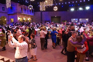 Parejas bailando en El Fuerte