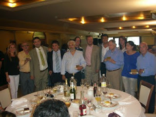 El delegado territorial y el alcalde con los homenajeados