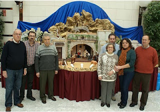 Los integrantes del taller, felices ante su obra acabada