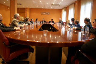 Vista general del nuevo Consejo Territorial de Andalucía en la mesa de Juntas