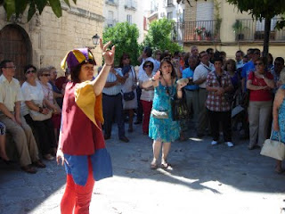 Representación teatral en una de las plazas de la ciudad de Jaén