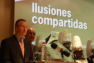 Patricio Cárceles durante su intervención en el acto de presentación del cupón del Centenario de la Banda de la Banda de Cornetas y Tambores del Real Cuerpo de Bomberos de Málaga