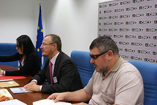 El presidente de la FADEC, Patricio Cárceles, junto al vicepresidente, Alberto Morillas y la secretaria general, Mónica Madrid