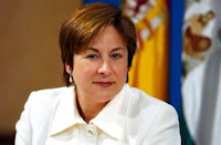 Primer plano de la consejera de Educación, Cándida Martínez