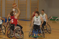 Los jugadores del CD ONCE Andalucía Latham y Vargas en la cancha