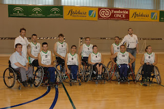 Imagen de todo el equipo del CD ONCE-Andalucía en la cancha