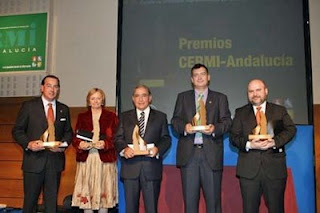 Imagen de familia de los premiados andaluces
