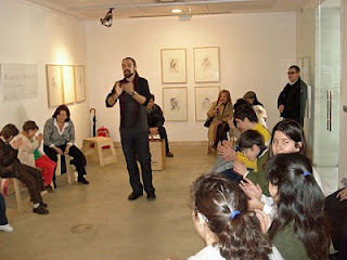 Los alumnos del CRE siguen atentos las explicaciones del taller de flamenco en el Museo de la bailaora Cristina Hoyos