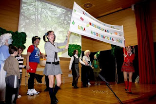 Representación teatral que hicieron los profesionales que acudieron a las jornadas sobre la salud y el bienestar