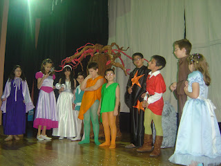 Los actores de 'Cachiruela' en plena representación