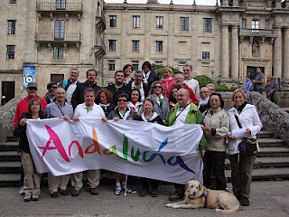 Foto del grupo con una gran pancarta en la que se puede leer 'Andalucía'