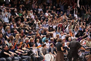 Imagen de una masa de público asistiendo a la final