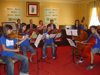 Imagen del quinteto de alumnos de los cursos de Cabra interpretando a Vivaldi en la presentación del Cuponazo