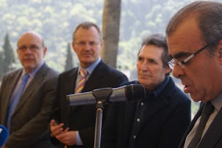 El director de Informativos de Radio Granada, Agustín Martínez, encargado de dirigir el acto