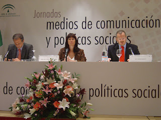 Imagen de la mesa presidencial del acto en la intervención de Patricio Cárceles