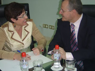 La directora general de Industrias Culturales de la Junta y el delegado territorial de la ONCE en un momento de su reunión