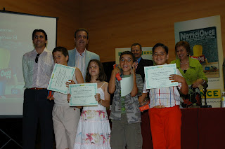 Los componentes del equipo lector no reprimieron su alegría al recibir el premio