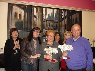 La presidenta del Consejo Territorial con los ganadores del Torneo