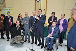 Intervención del director de la ONCE en Málaga junto al alcalde de Málaga