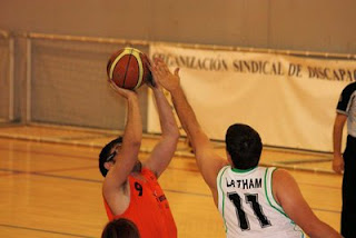 Imagen del australiano Bill Latham, mejor jugador extranjero