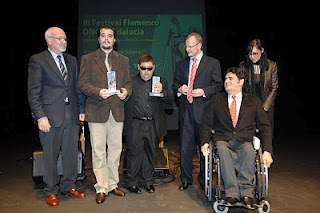 Foto de familia de los premiados
