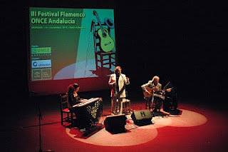 Luis Heredia Fernández “El Polaco” . Acompañado de Manuel Herrera a la guitarra y Laura de los Ángeles al piano