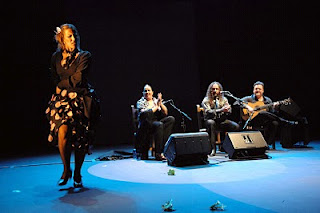 La bailaora granaina, La Kika, sobre el escenario