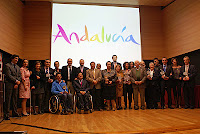 Foto de familia de los homenajeados en la XII edición Gala del Deporte Adaptado de la provincia de Sevilla