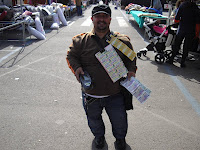 Gabriel Santiago, vendedor que ha repartido el Cuponazo en Almería