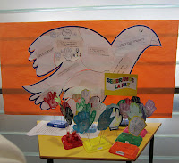 Imagen de los trabajos realizados por los alumnos del CRE durante el Día de la Paz