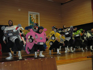 Interpretación de una chirigota para celebrar el carnaval