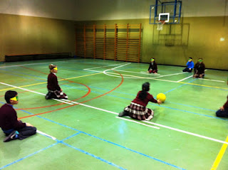 Los alumnos participando en una de las actividades de la X Semana del Alumnado Ciego y con Diacapacidad Visual celebrada en Melilla