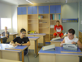 Alumnos en las aulas del CRE