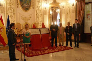 Juan Vivas durante su intervención en el acto de presentación de los cupones dedicados a las playas de Melilla