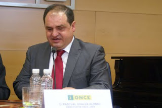 El nuevo director de la ONCE en Jaén, Pascual Gualda, durante su intervención en el acto