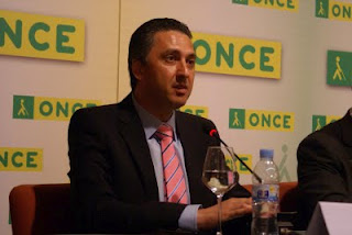 El nuevo director de la ONCE en Algeciras, Alberto Ríos, durante su intervención
