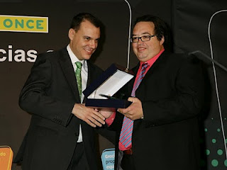 Joaquín Simón, durante la recogida del galardón