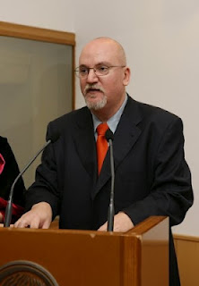 Jorge Lobo, ganador del Premio Tiflos de Poesía en la modalidad para escritores con discapacidad