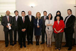 Foto de familia del jurado de prensa e internet