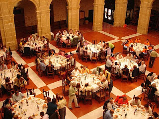 Aspecto general del enorme comedor donde se celebró la comida de hermandad en Jaén