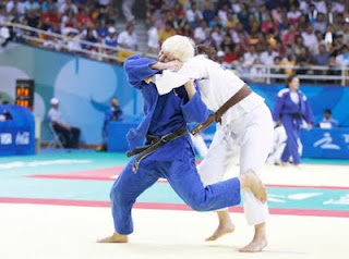 Carmen Herrera, ganadora del oro en Judo en los IV Juegos Olímpicos para Ciegos y Deficientes Visuales, durante uno de los combates
