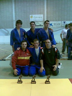 Foto de familia de los judokas andaluces en el Campeonato