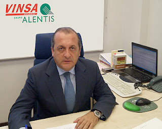 Julián León, gerente zona sur de Vinsa, condecorado con la Insignia de Oro del Cuerpo Nacional de Policía