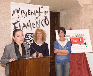 María Ángeles Narváez explica a la prensa el contenido de su espectáculo